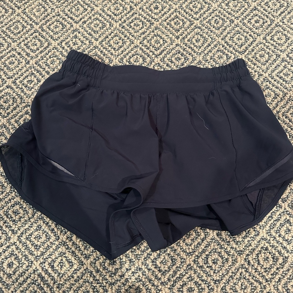 lululemon hotty hot shorts 2.5 inch